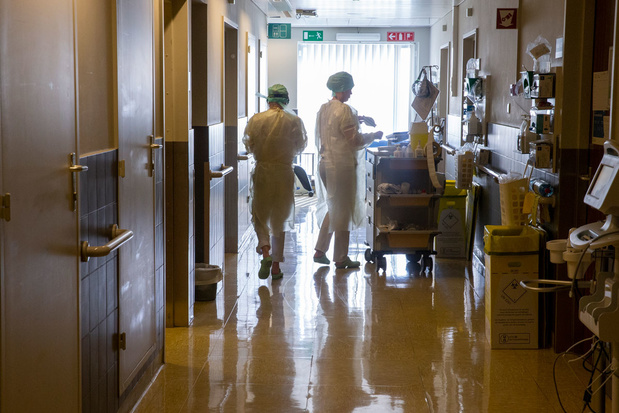 Ziekenhuizen moeten alle niet-dringende zorg met twee weken uitstellen