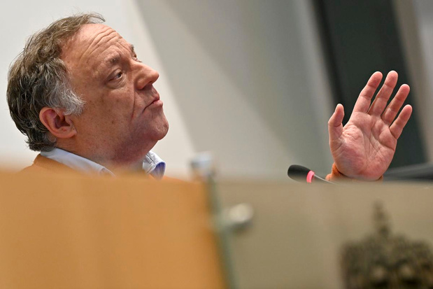 Le virologue Marc Van Ranst critique les nouvelles restrictions prises par Knokke-Heist