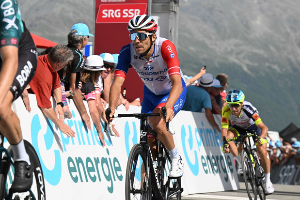 Thibaut Pinot wint zevende etappe, Sergio Higuita grijpt leiderstrui in Ronde van Zwitserland