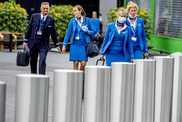 KLM bereikt akkoord over besparingen met vakbonden cabine- en grondpersoneel