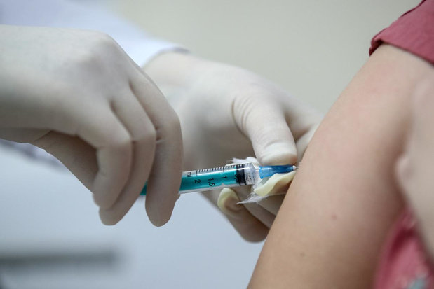 "Pas de problème de sécurité" pour le vaccin de Moderna, selon la FDA/L'EMA se réunira le 21/12
