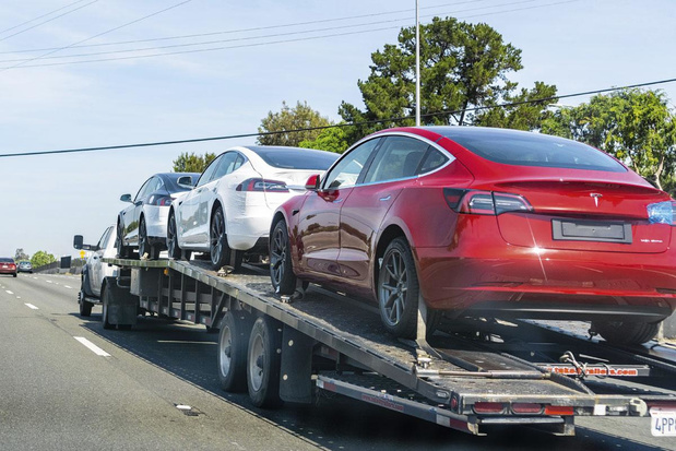 Chine: Tesla rappelle près de 128.000 voitures pour risque de collision