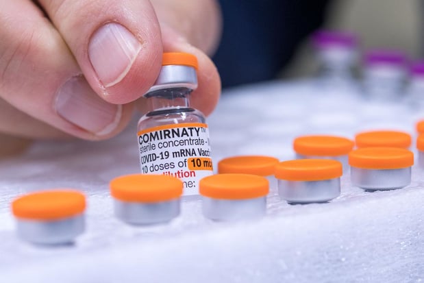 Le vaccin Pfizer protège à 70% des cas graves d'Omicron mais seulement à 33% contre le risque de contamination