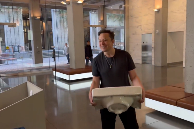 Waarom liep Elon Musk bij Twitter binnen met een... gootsteen?