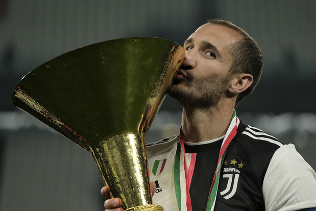 Na 17 jaar en 19 prijzen: clublegende Giorgio Chiellini (37) kondigt vertrek bij Juventus aan