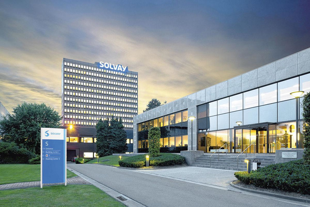 Solvay va supprimer une centaine d'emplois, une procédure Renault enclenchée