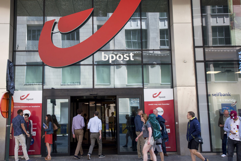 BNP Paribas Fortis stuurt zijn gewone klanten naar het postkantoor