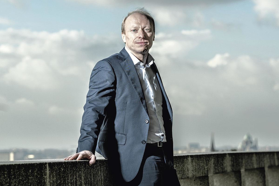 Peter Adams (CEO ING België): 'Een klant komt niet naar een bank voor een telefoonabonnement'