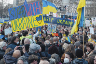 Covid et guerre en Ukraine: ces antivax devenus des pro-Poutine (analyse)