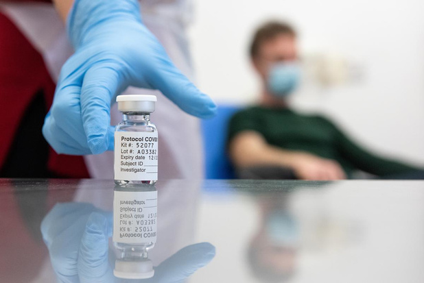 Une dose du vaccin d'AstraZeneca réduit la transmission de 67%