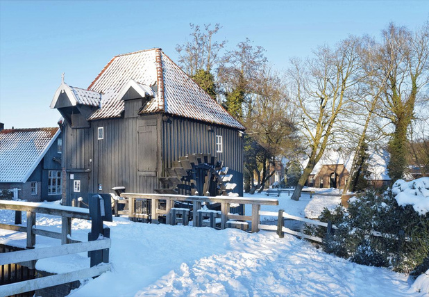Watermolens in Twente, een wintersprookje