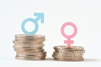 Parentalité et salaires sont à la traîne dans l'égalité entre les sexes