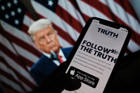 Donald Trump annonce le lancement de son réseau social baptisé Truth Social