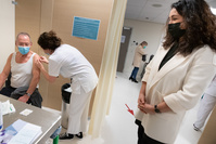 Vaccination obligatoire: Christie Morreale favorable en cas de saturation des hôpitaux