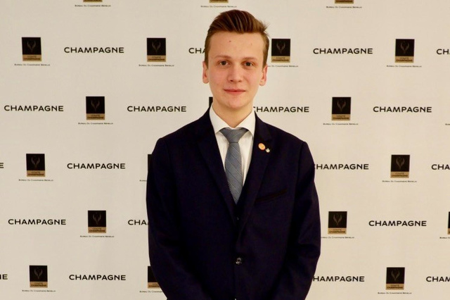 Zevendejaars Hotelschool Ter Duinen Koksijde wint Champagnewedstrijd