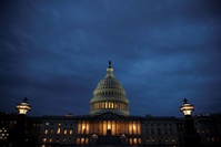 Le Congrès américain approuve un plan de soutien de 900 milliards de dollars
