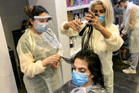 L'exemple du salon de coiffure pour prouver l'efficacité du masque pour éviter la propagation du coronavirus