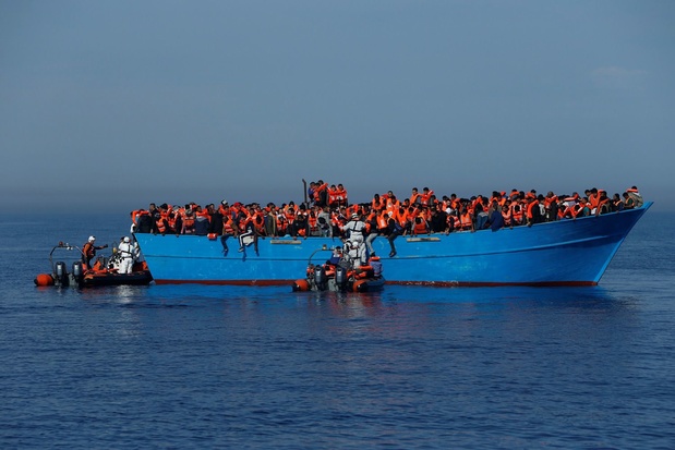 Banksy finance un navire pour secourir les migrants en Méditerranée