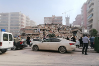 Puissant séisme dans l'ouest de la Turquie, mini-tsunami à Samos