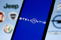 Stellantis annonce une alliance avec Amazon pour connecter ses véhicules