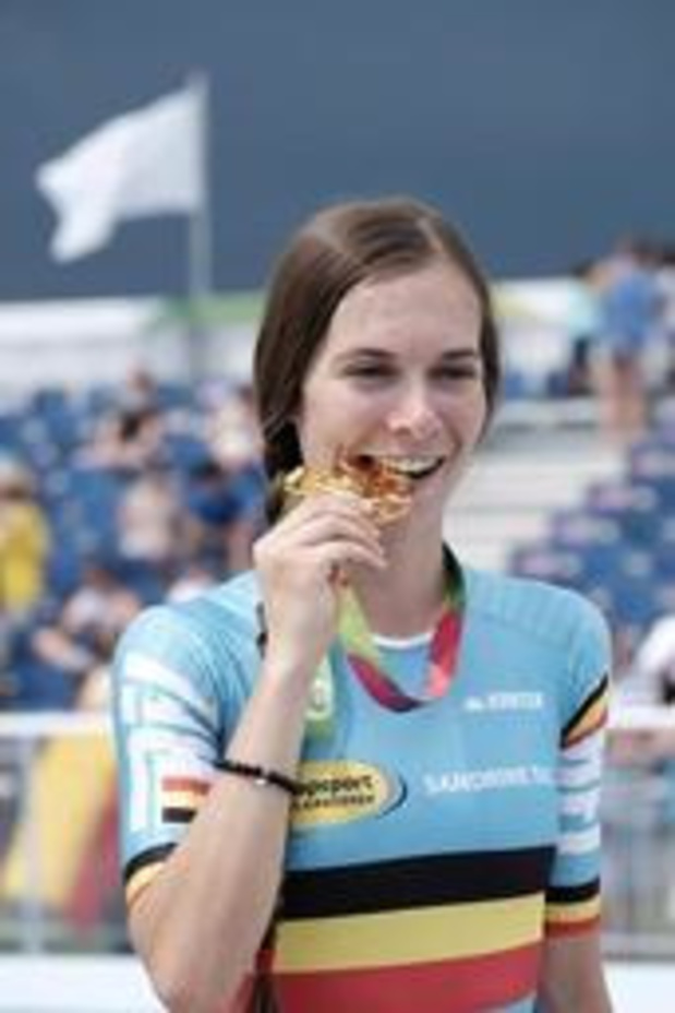 EK skeeleren - Sandrine Tas en Stien Vanhoutte zijn eerste Europese kampioenen teamsprint