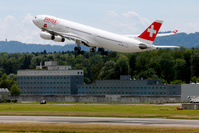 La compagnie aérienne Swiss veut licencier le personnel non-vacciné