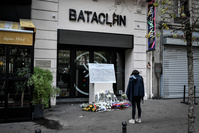 Attentats de novembre 2015 à Paris: des images de la nuit d'horreur diffusées au procès