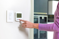 Un propriétaire peut-il gérer à distance le thermostat de son locataire?