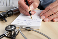 Le certificat médical bientôt plus obligatoire pour une absence de courte durée ?