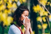 Allergies au pollen: tous les conseils et astuces pour en souffrir le moins possible