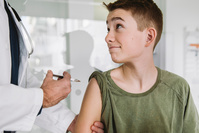 La vaccination réduit de 90% les risques de complications liées au covid chez les enfants