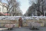 Visite en images d'Odessa transformée en forteresse