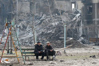 Guerre en Ukraine : le régiment Azov, héros ou milice néonazie ?