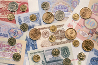 Le rouble atteint son plus haut niveau en sept ans