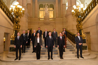 Les laquais de la politique belge : l'État continue à payer le personnel de neuf anciens ministres