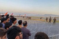L'Afghanistan aux mains des talibans: au moins cinq morts à l'aéroport de Kaboul