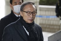 Corée du Sud: l'ex-président Lee définitivement condamné à 17 ans de prison