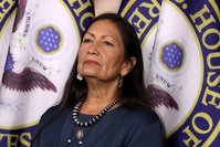 Deb Haaland: après 245 ans, les Amérindiens ont enfin un ministre