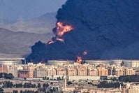 Série d'attaques des rebelles yéménites contre l'Arabie saoudite: incendie sur une installation pétrolière Aramco