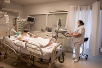 Covid: les hôpitaux doivent repasser en phase 1A d'ici deux semaines
