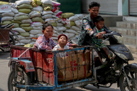 L'exode des habitants de Rangoun qui fuient la répression