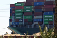 L'Égypte réclame 900 millions de dollars après le blocage du canal de Suez, l'Ever Given saisi