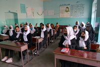Adolescentes afghanes privées d'école: une nouvelle atteinte aux droits des femmes (sur une liste déjà longue)