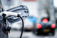 Qui ne roule pas encore à l'électricité sera pénalisé : les voitures de société essence ou diesel taxées davantage en 2023