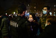 Violences policières: vive polémique en France et tolérance zéro en Belgique