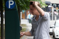 Bruxelles: des places de stationnement affectées aux terrasses Horeca