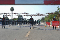 Birmanie: l'armée menace les manifestants de représailles, loi martiale dans plusieurs villes