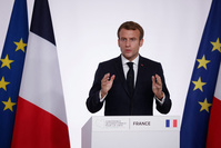 Emmanuel Macron a changé une couleur du drapeau français