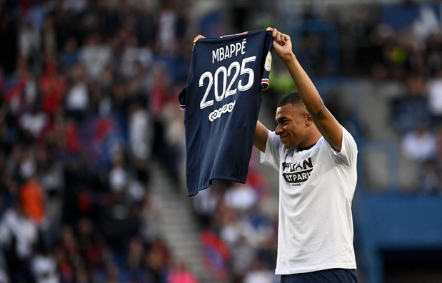 Officiel : Kylian Mbappé prolonge l'aventure au PSG jusqu'en 2025 !