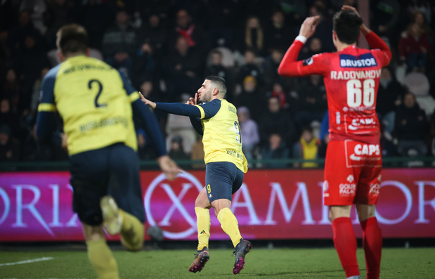 Jupiler Pro League - Undav knalt competitieleider Union met klasseflits naar 2-3 zege bij Kortrijk